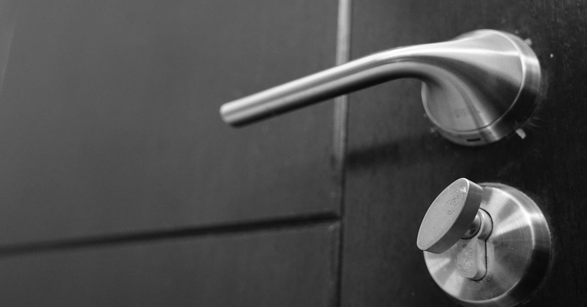 How Much Does an Emergency Locksmith Cost Near Me in Flushing? — Union Tpke Locksmith